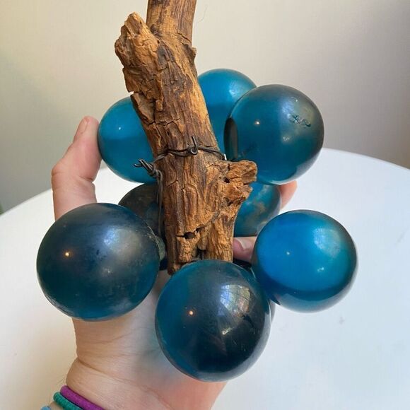 Vintage Mid-Century Lucite Grape Cluster Turquoise Blue on Driftwood - Picture 5 of 7